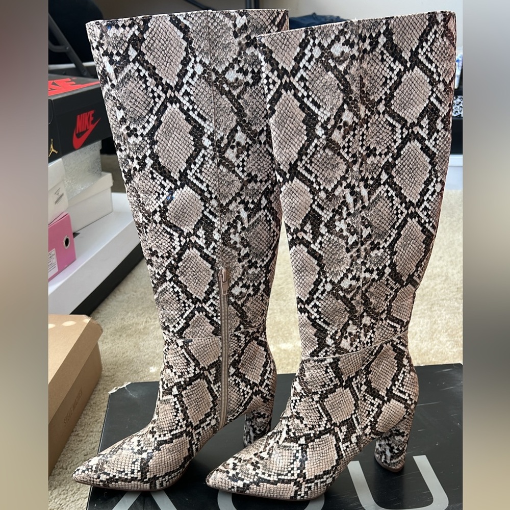 Aqua Womens Knee High Boots